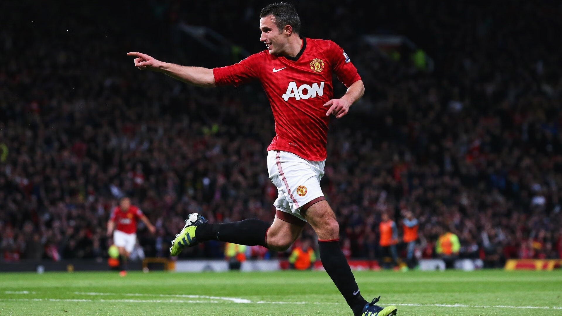 世界杯战术潮流迅速传导至欧冠 小球技术型后腰需求飙升